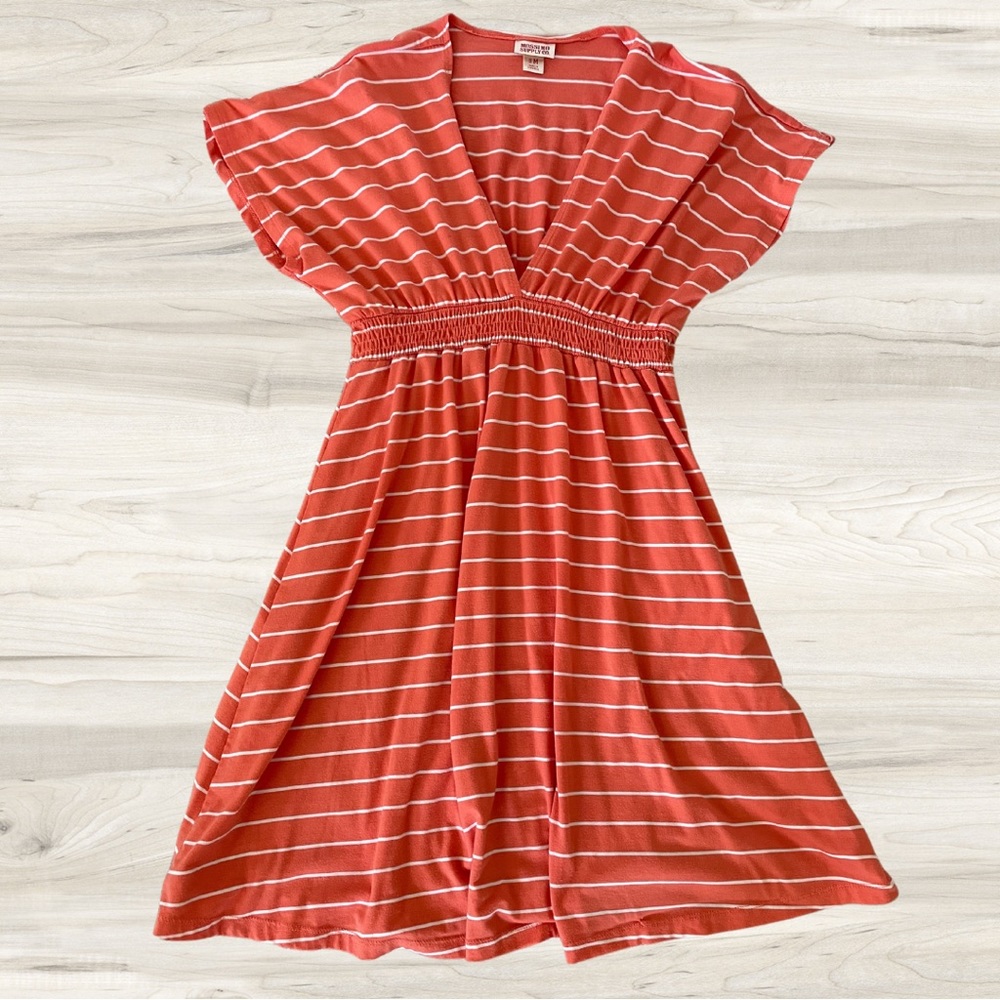 Mossimo Dress. Deep V Neckline. Medium.
